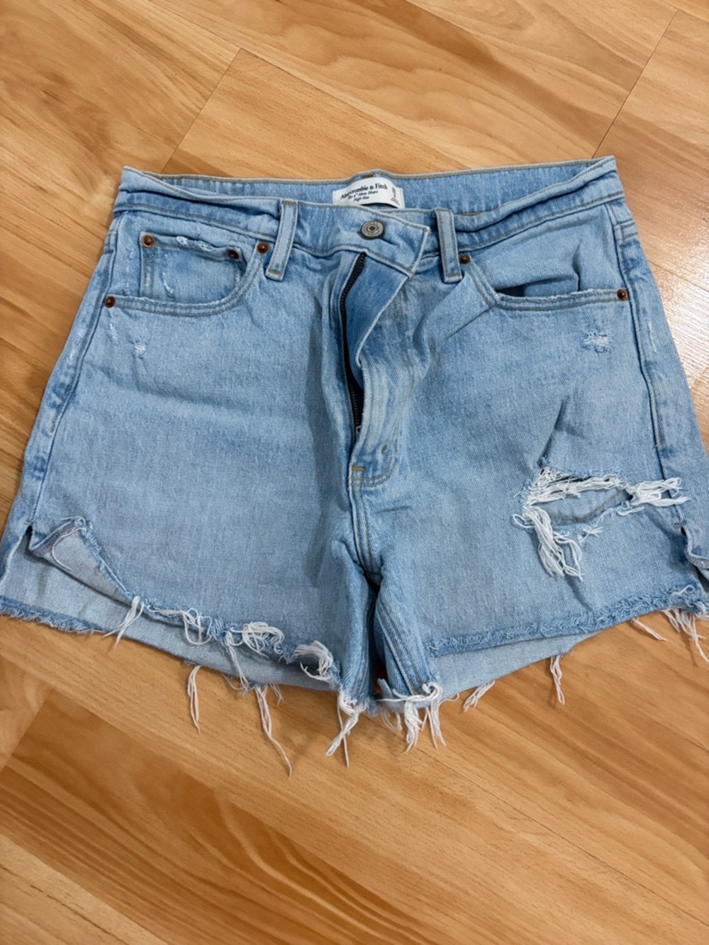 Abercrombie & Fitch 4” Mom Short
